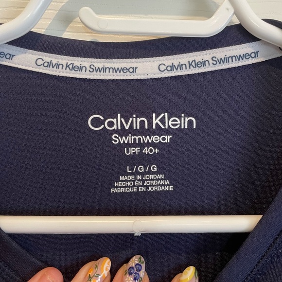 Men’s Calvin Klein rash guard - Picture 3 of 4